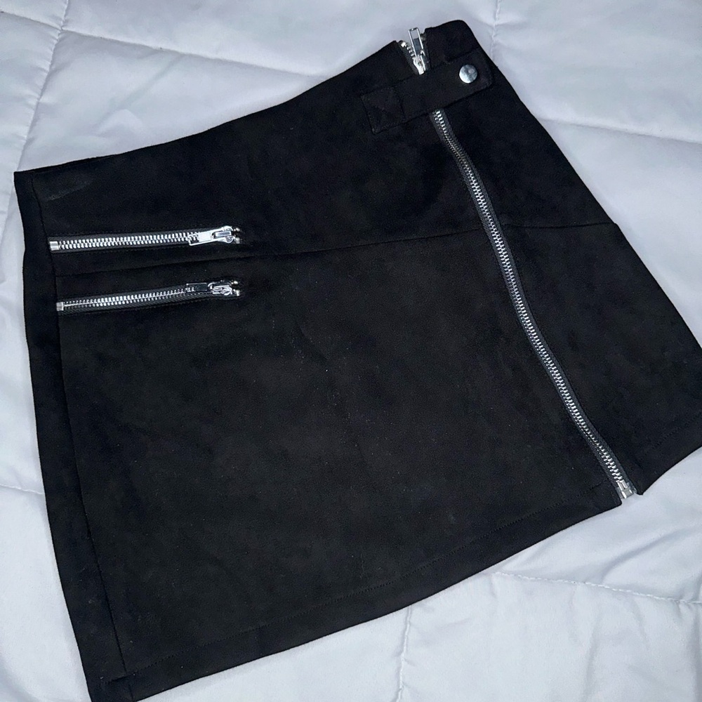 Gianni Bini Black Pencil Skirt with Zipper Accents